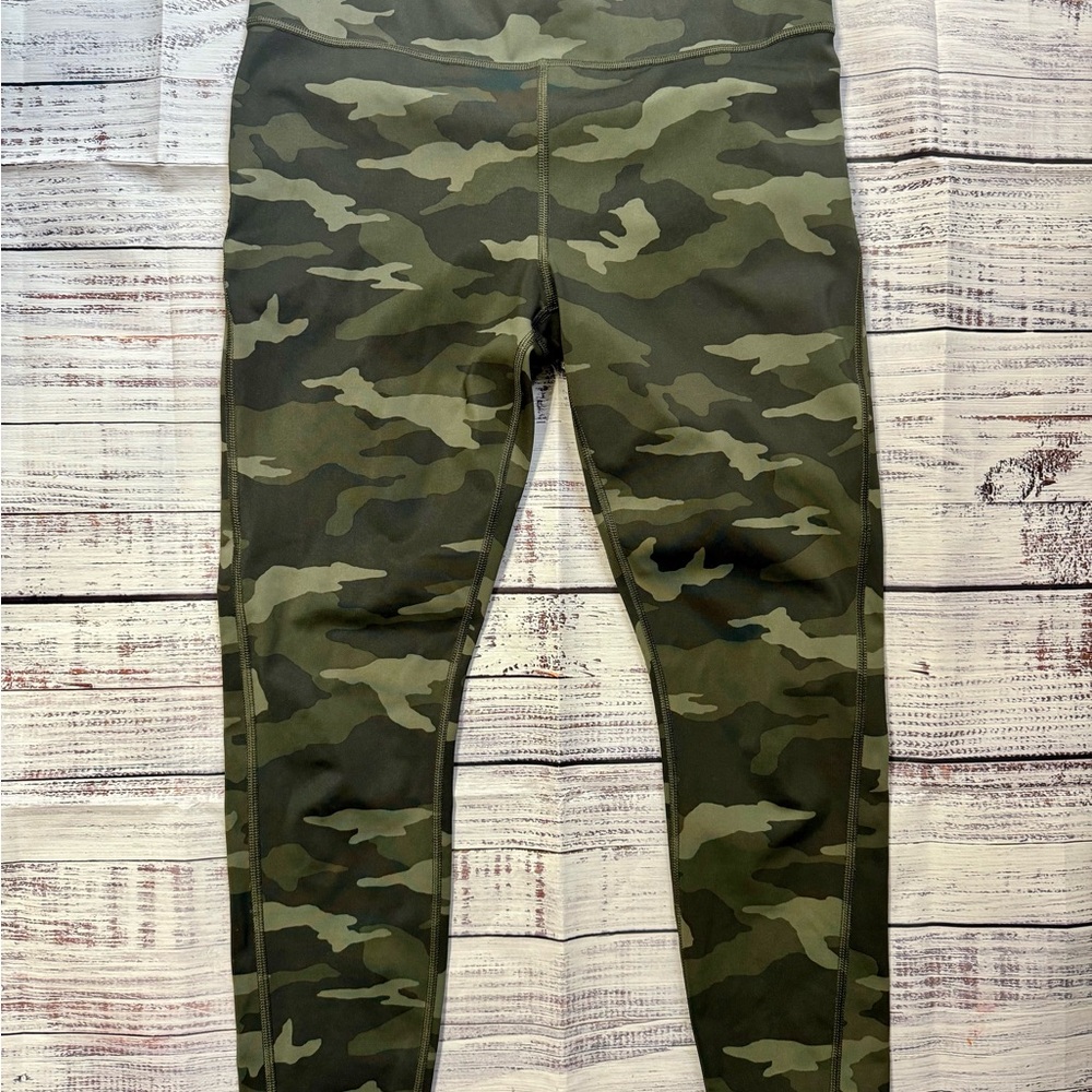 Athleta Camo 7/8 Length Leggings